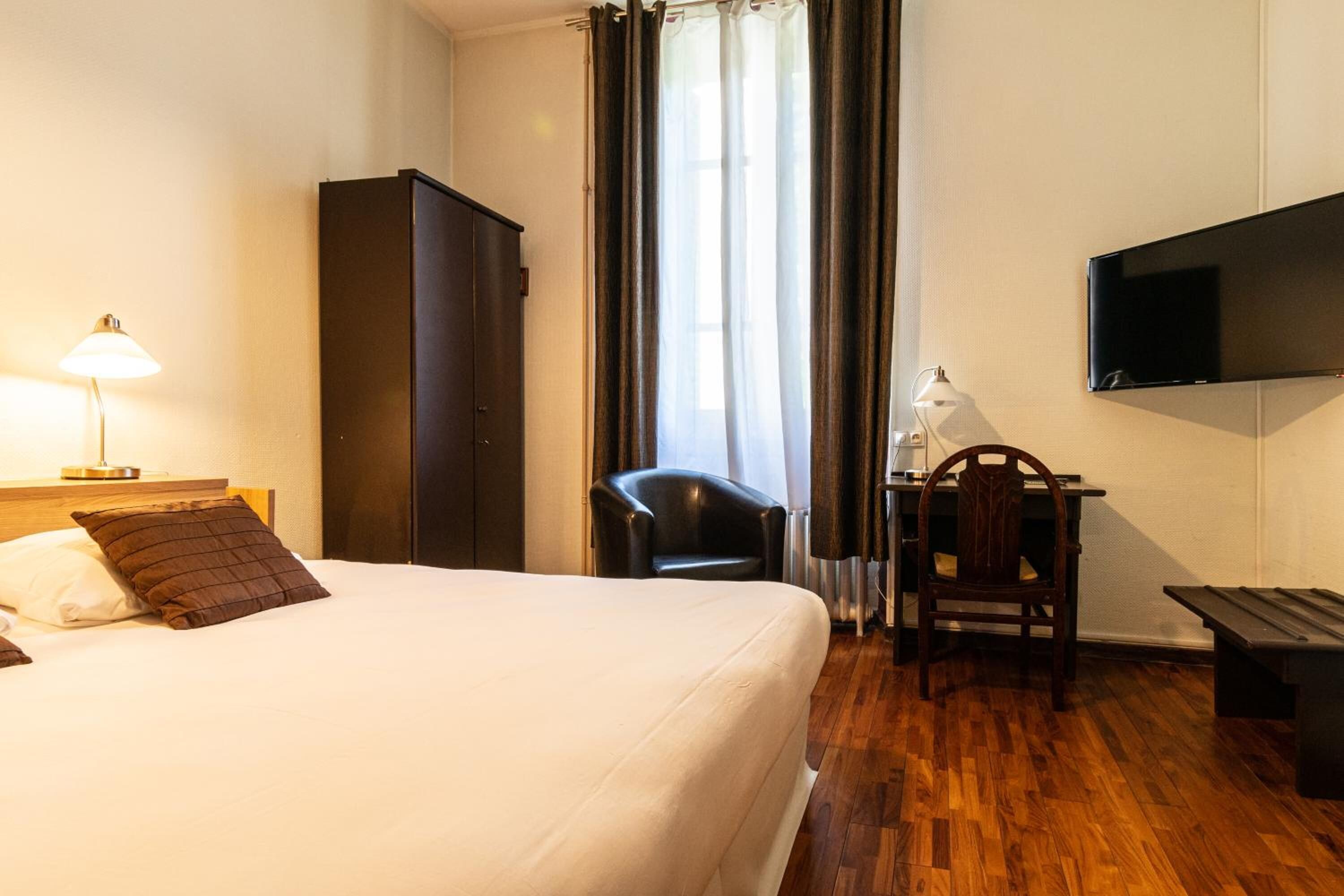 desk, iron/ironing board, free cots/infant beds, free wifi