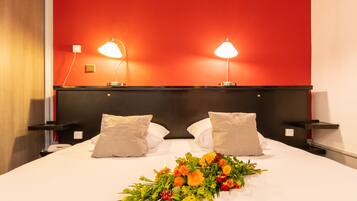 Chambre Familiale | Bureau, fer et planche à repasser, lits bébé (gratuits), Wi-Fi gratuit