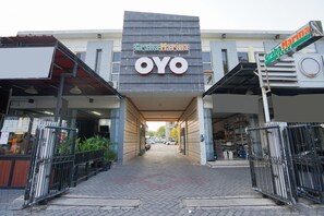 Exterior - Hotel O Graha Marina (Surabaya)