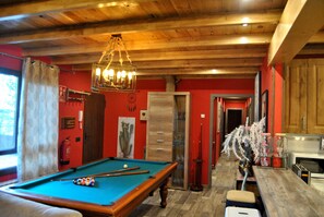 Game room - MANSION DELUXE VILLA ALEJANDRA WITH POOL AND JACUZZI (COLLADO MEDIANO)