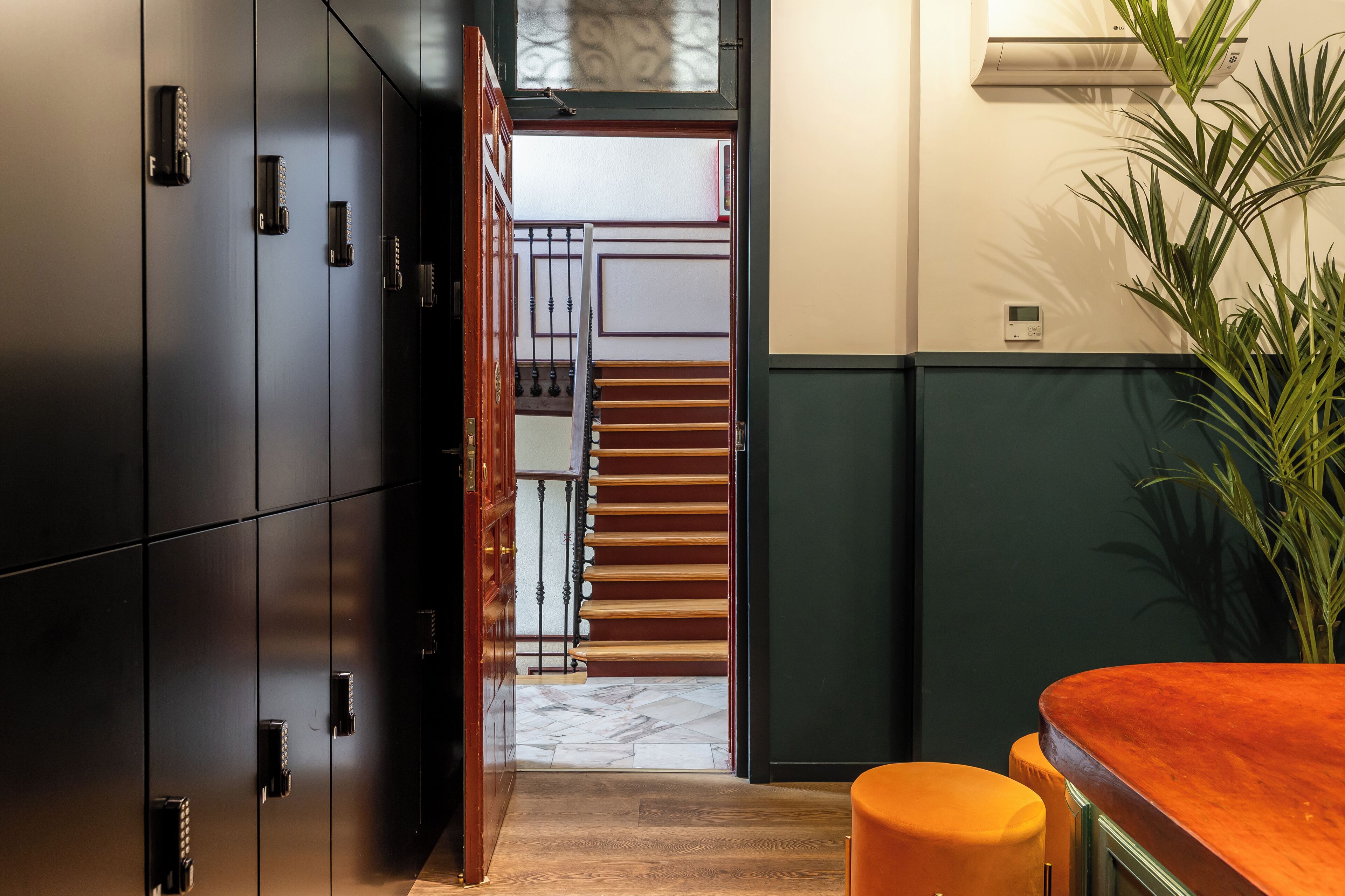 ฝ่ายต้อนรับ