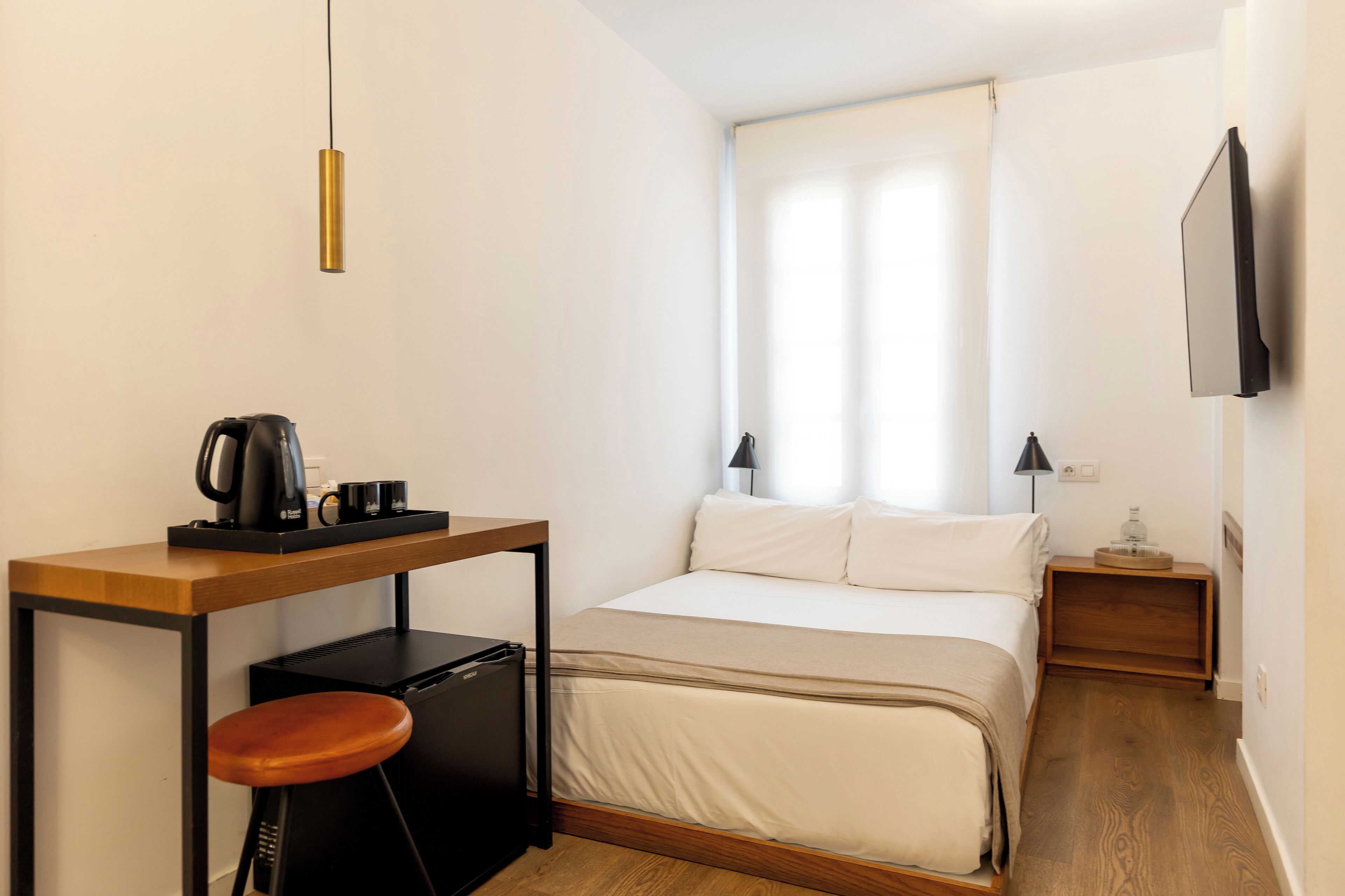 Double Room (Tiny) | Free WiFi, bed sheets