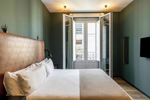 Superior Double Room | Free WiFi, bed sheets - Colectia Stays Atocha (Madrid)