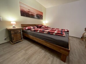 1 chambre, fer et planche à repasser, lit de bébé (supplément)