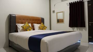 Standard Double Room | Free WiFi, bed sheets