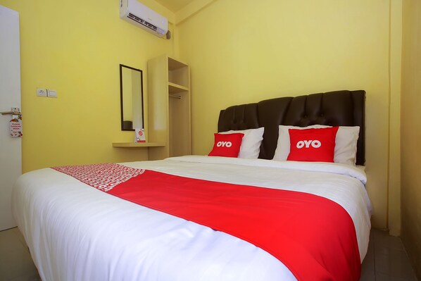 Free WiFi, bed sheets