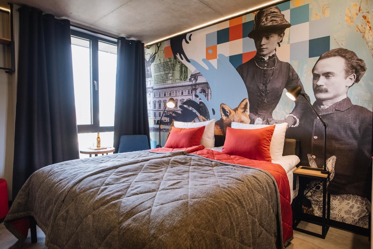 Ropa de cama de alta calidad y minibar . FEST Hotel