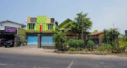OYO 1639 Penginapan Anggrek Syariah 1