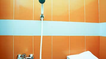 Shower dan handuk