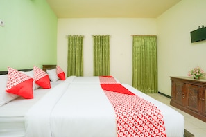 Desk, free WiFi, bed sheets