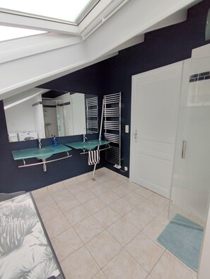 Interior - A seaside cottage with sea view, WIFI, equipped kitchen and enclosed garden (Clohars-Carnoët)