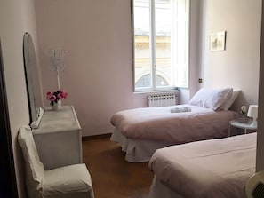 2 chambres, fer et planche Ă repasser, Wi-Fi gratuit, draps fournis