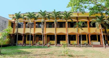 OYO 1342 Uniga Malang Family Residence