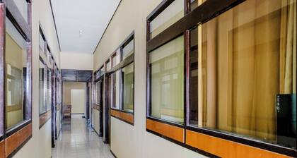 OYO 1342 Uniga Malang Family Residence