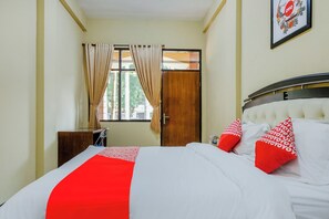 Deluxe Suite - OYO 1342 Uniga Malang Family Residence (Malang)