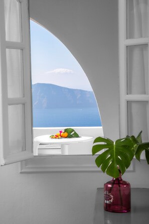 Studio (Caldera View) | Living area | Flat-screen TV - Abelonas Retreat (Santorini)