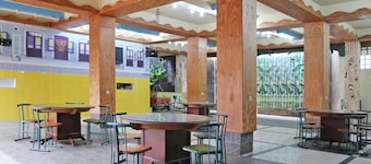 Hotel O M Authentic Kost Man