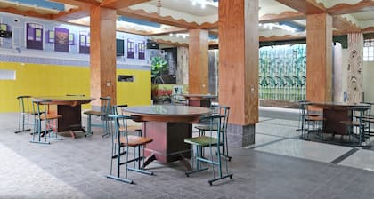 Hotel O M Authentic Kost Man