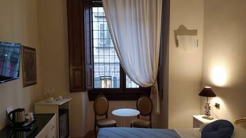 Deluxe-Doppelzimmer | Kostenlose Minibar, Zimmersafe, Schreibtisch, schallisolierte Zimmer