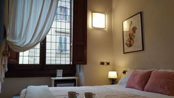 Standard dubbelrum | Gratis produkter i minibar, vÀrdeförvaringsskÄp pÄ rummet och skrivbord