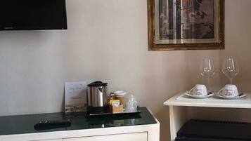 Deluxe-Doppelzimmer | Kostenlose Minibar, Zimmersafe, Schreibtisch, schallisolierte Zimmer