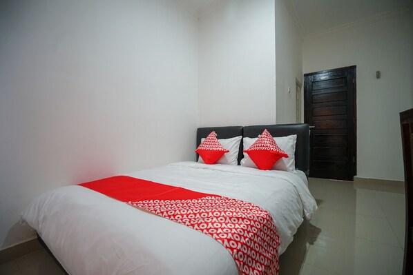 Standard Double Room | Alarm clocks