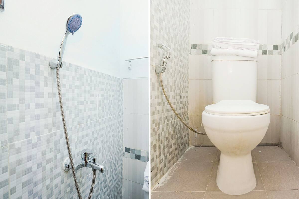 standard single room | bathroom | shower, towels