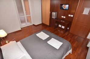 Double Room - Mille Fiori (Rome)