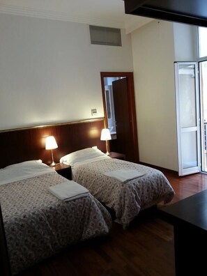 Triple Room - Mille Fiori (Rome)
