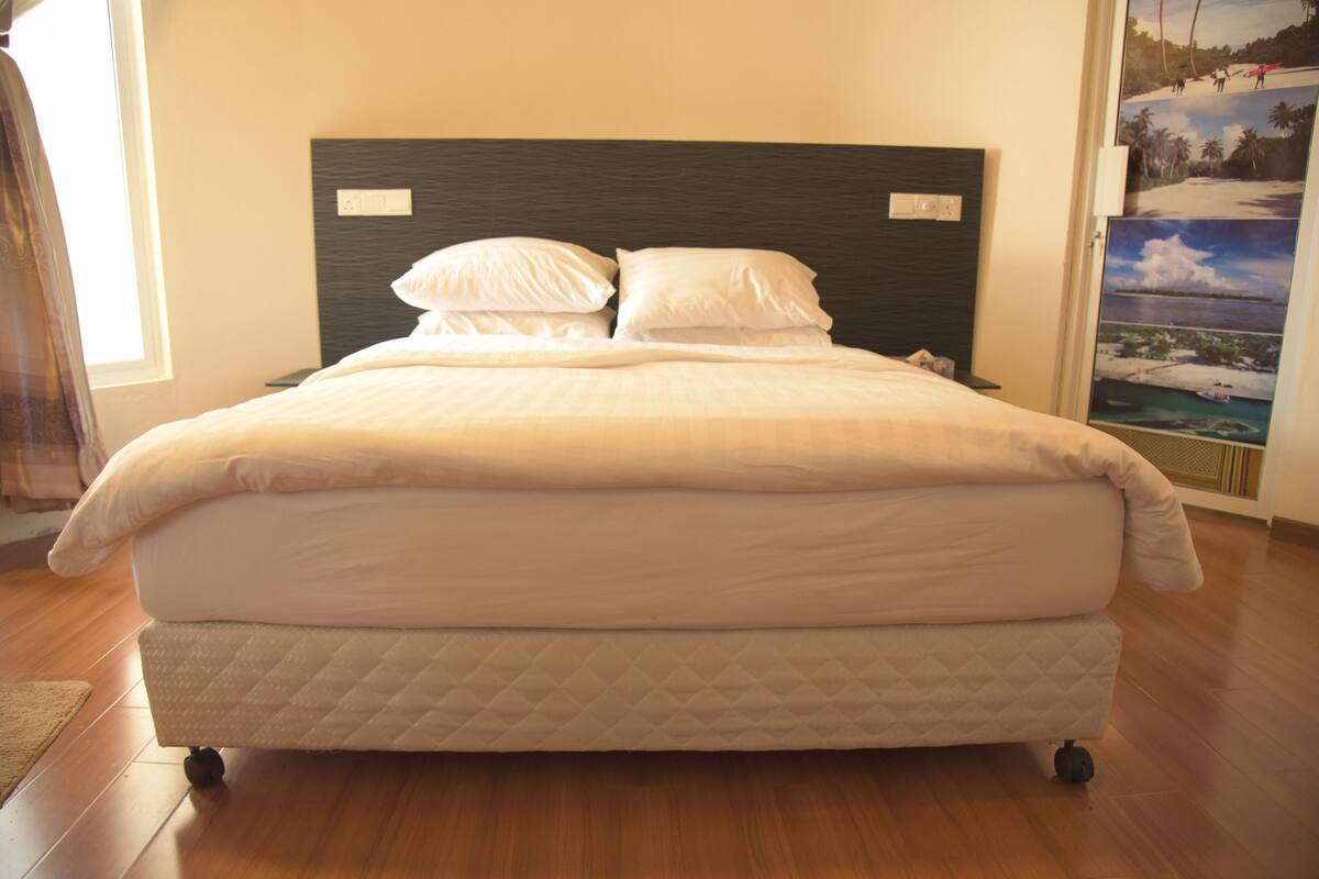 Deluxe-Zimmer | Zimmersafe, Verdunkelungsvorhänge, Bügeleisen/Bügelbrett