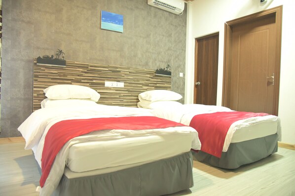 Caja de seguridad en la habitación y cortinas blackout 