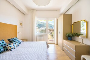 Family Apartment, Mountain View, Annex Building | Hypo-allergenic bedding, down comforters, individually furnished, desk - Residence Panoramic (Maiori)