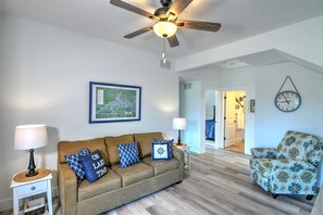 Smart TV, fireplace, table tennis