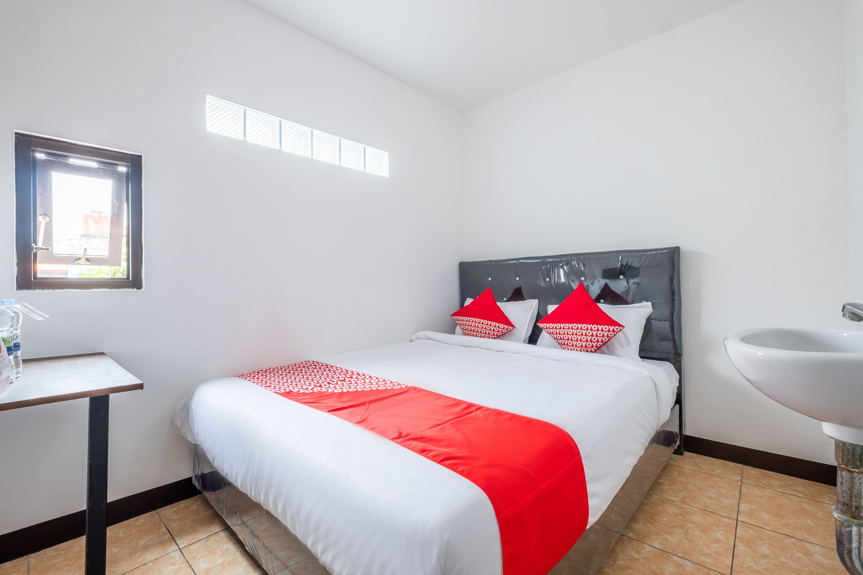 Standard Double Room | Free WiFi, bed sheets