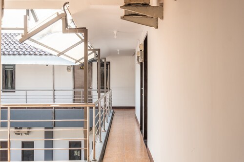 OYO 1460 Anyelir Residence