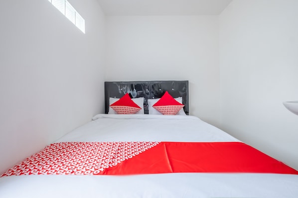 Chambre Standard double | Accès au Wi-Fi (inclus), literie fournie