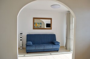 Superior appartement, 1 slaapkamer (With Garden) | Woonruimte | Televisie