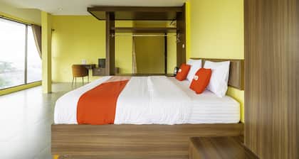 Capital O 1973 Guest House Toserba Selamat Syariah Pelabuhan Ratu