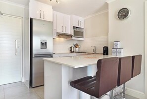 Apartment (2 Bedrooms) | Bahagian dalam