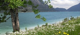 Appartamento sul lago Walchensee, WiFi, con proprietà sul lago + posto auto
