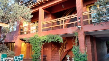 Façana frontal de l'allotjament
