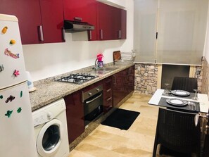 Fridge, microwave, oven, coffee/tea maker - Sea view apartment (Casablanca)