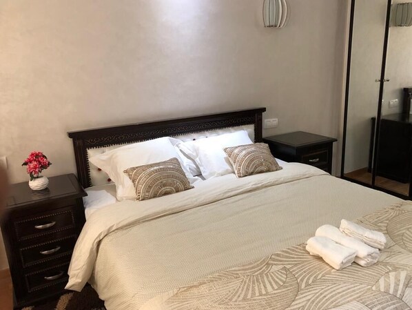 1 chambre, fer et planche à repasser, Wi-Fi gratuit, draps fournis