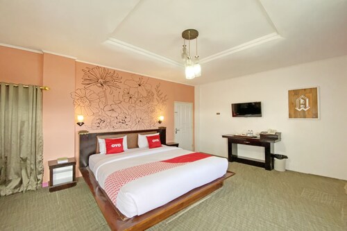 Oyo 1753 Hotel Ananda - Bukittinggi