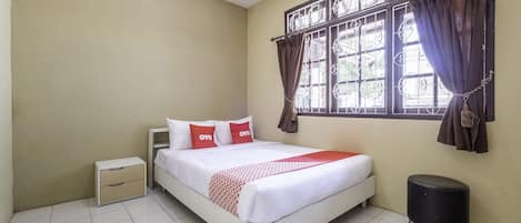 Deluxe tweepersoonskamer | Een bureau, gratis wifi, beddengoed