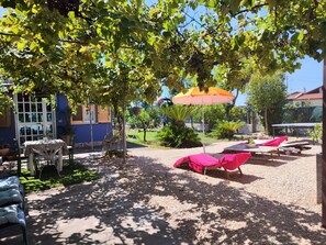 Outdoor dining - Delightful country house near the sea with orchard (Fondi (Latina ))