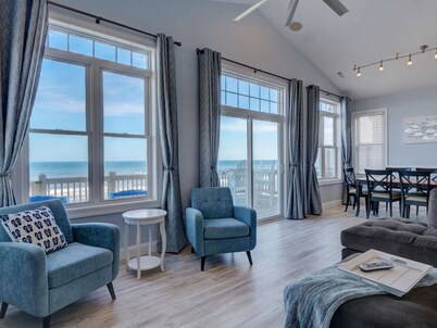 Dream Getaway a Gorgeous Private Oceanfront with Hot Tub Sleeps 12