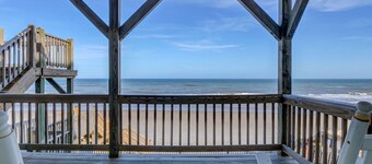 Dream Getaway a Gorgeous Private Oceanfront with Hot Tub Sleeps 12