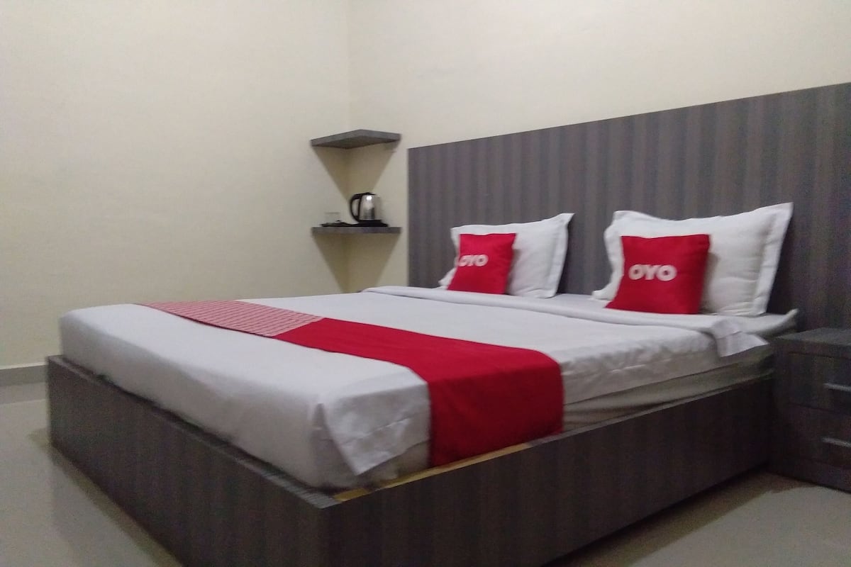 Deluxe Studio | Free WiFi, bed sheets