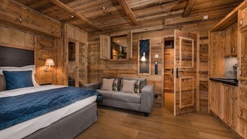 Chalet-Studio Classic | Living area | Flat-screen TV, heated floors